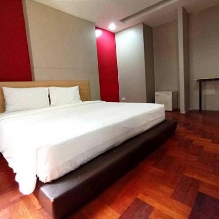 Go Inn Bts Surasak Silom Bkk โกอินน์ บีทีเอส สถานีสุรศักดิ์ Bangkok Kültér fotó