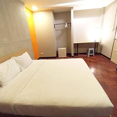 Go Inn Bts Surasak Silom Bkk โกอินน์ บีทีเอส สถานีสุรศักดิ์ Bangkok Kültér fotó